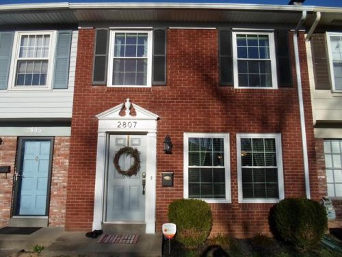 2807 Coleen Ct, Louisville, KY 40206-2209