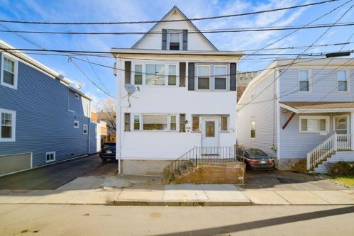 9 Park Ter, Everett, MA 02149-2511