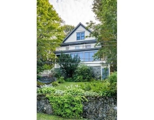22 Elmore St, Arlington MA  02476-5927 exterior