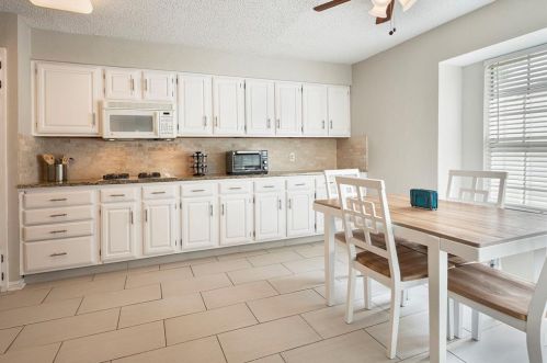 510 Country Vw Ln, Garland TX 75043-5614 exterior