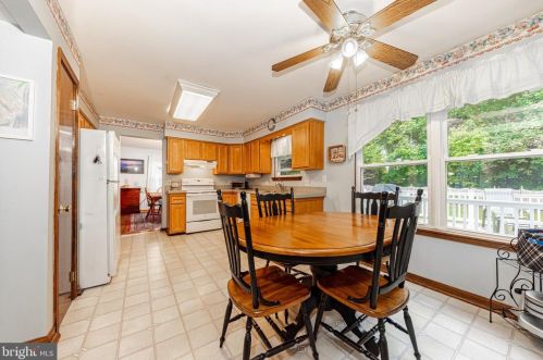 34 Pelham Dr, West Deptford NJ 08051-1736 exterior