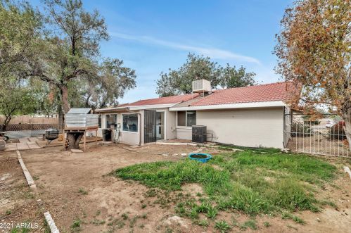 5047 39 Dr, Phoenix AZ 85029-3002 exterior