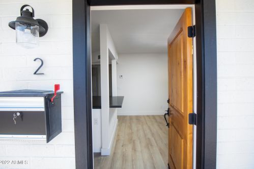 3151 36th St, Phoenix, AZ 85018-6285