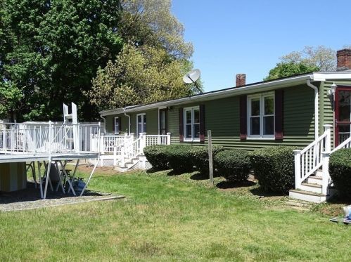 11 Rhodes Cir, Hingham MA 02043-1529 exterior