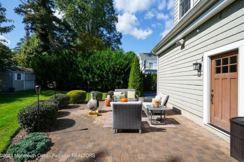 90 Lovett Ave, Little Silver NJ 07739-1403 exterior