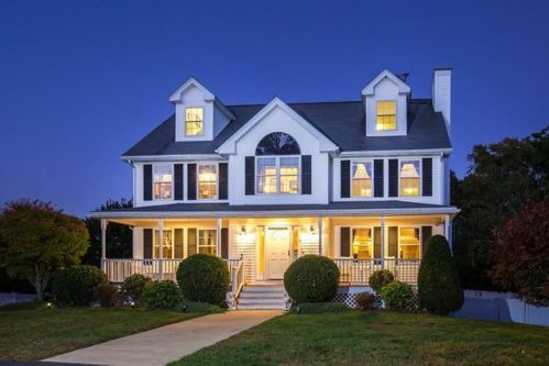 7 Clooney Ter, Peabody MA  01960-1221 exterior