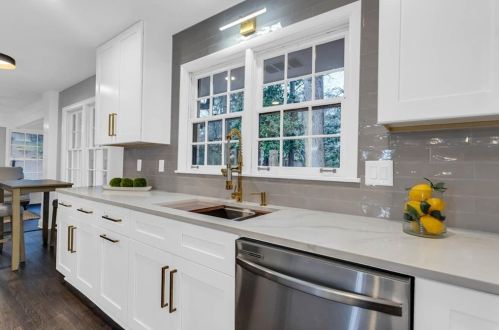 2022 Deren Way, Atlanta GA  30345-3710 exterior