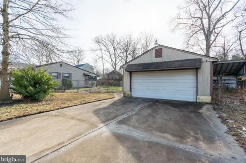 1851 Pt Pleasant Ave, West Deptford NJ 08096-4324 exterior