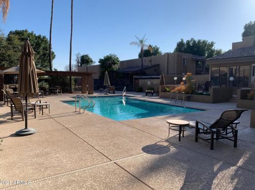 3825 Camelback Rd, Phoenix AZ 85018-2643 exterior