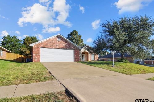 11260 Triple Crown Dr, Flint, TX 75762-6318