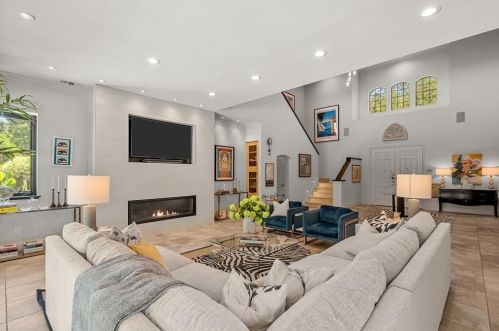 2455 Halloran St, Fort Worth TX 76107-6631 exterior