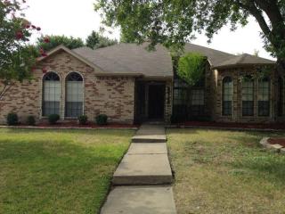 8714 Woodlake Dr, Rowlett TX  75088-4828 exterior