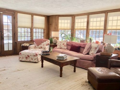 32 Old Farm Rd, Dedham MA 02026-4115 exterior