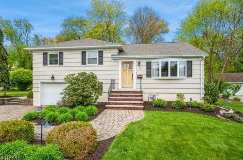 73 Barnida Dr, East Hanover, NJ 07936-1402