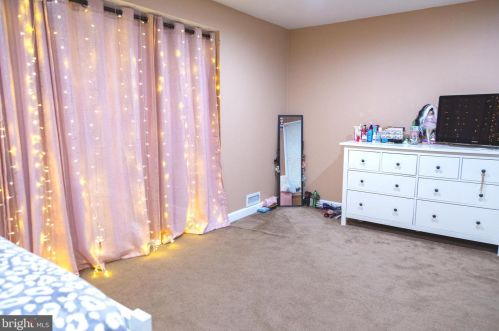 128 Mt Vernon Ct, West Deptford NJ 08096-6895 exterior