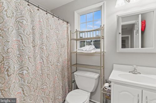 1176 Bayview Ave, Shady Side MD 20764-9523 exterior