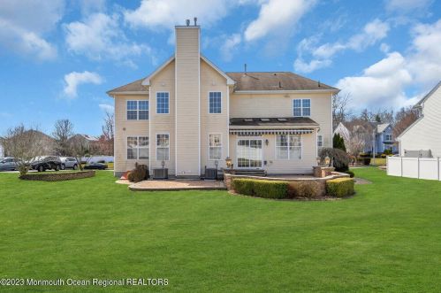 111 Picadilly Dr, Jackson Twp NJ  08527-1290 exterior