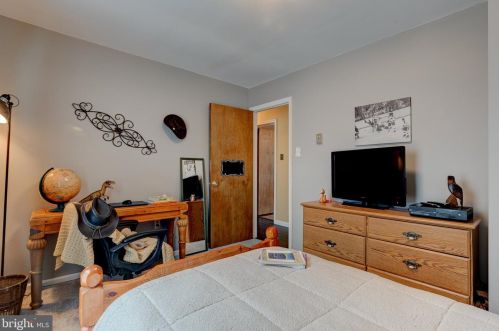 1157 Mantua Pike, West Deptford NJ 08097-1229 exterior