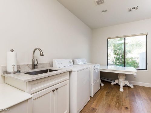 5123 43rd Pl, Phoenix AZ  85018-1633 exterior