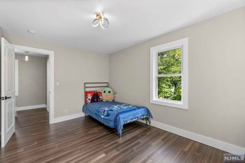 32 Florence Ave, Cresskill NJ  07626-1809 exterior