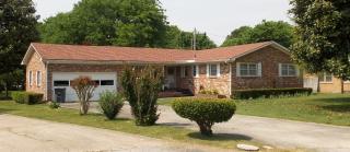 1014 Bagley Dr, Fayetteville TN  37334-2136 exterior