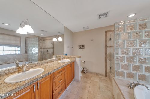 2542 42nd St, Phoenix AZ 85032-4729 exterior