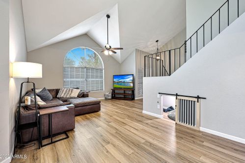 19429 35 Pl, Phoenix AZ 85028-3938 exterior