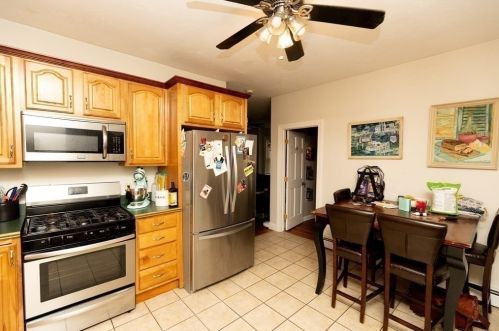 60 Rockland St, Fall River MA 02724-2817 exterior