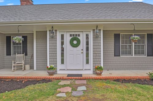 595 Riverview Dr, Chatham MA  02633-1117 exterior