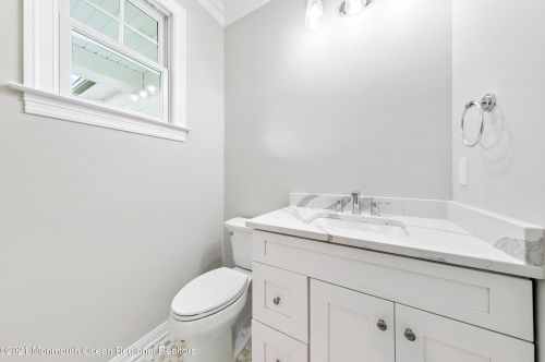 747 Sycamore Ave, Tinton Falls NJ 07724-3237 exterior