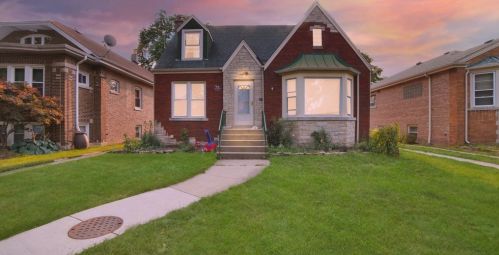 3614 Maple Ave, Forest View, IL 60402-3214