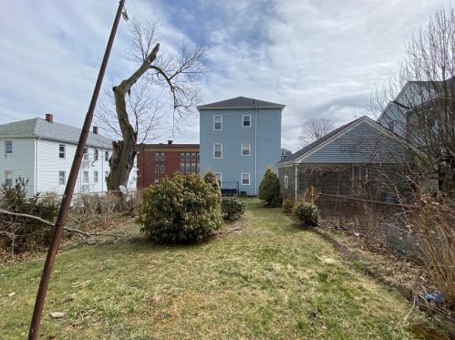 289 Eagle St, Fall River MA 02721-1305 exterior