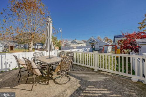 523 Lincoln Ave, West Deptford NJ 08066-1136 exterior