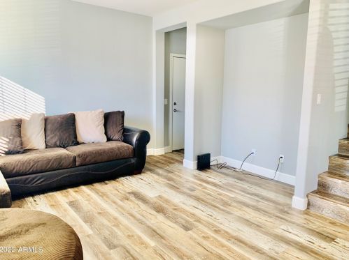 2837 73 Dr, Phoenix AZ 85043-7231 exterior