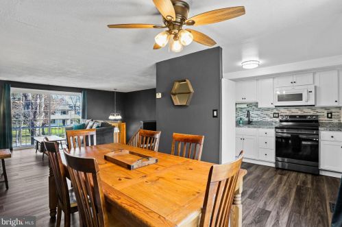 6213 Greenblade Garth, Columbia MD  21045-4218 exterior