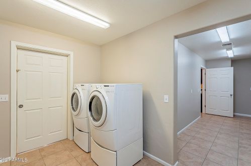 3009 Anderson Dr, Phoenix AZ 85053-1812 exterior