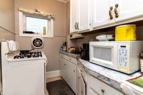 326 Mulberry St, Fall River MA 02721-1317 exterior