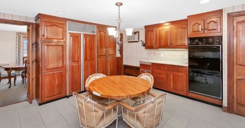 51 Fessenden St, Newton MA 02460-1119 exterior