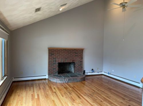 8 Dexter St, Methuen, MA 01844-5420