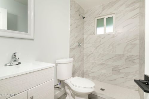 2302 29 St, Phoenix AZ 85048-7730 exterior