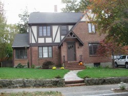 110 Elgin St, Newton, MA 02459-2302