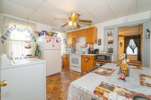 12 Br St, Worcester MA 01604-3701 exterior