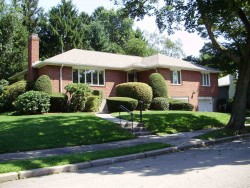 68 Cynthia Rd, Newton, MA 02459-2834