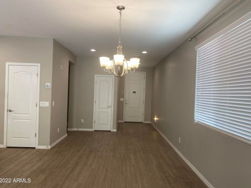 5712 28th St, Phoenix AZ  85040 exterior