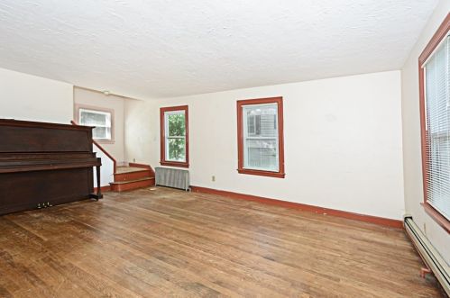 282 June St, Worcester MA 01602-3257 exterior