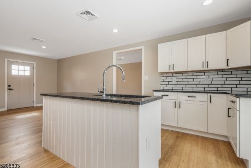 9 Clarkson St, Milford NJ  08848-1534 exterior