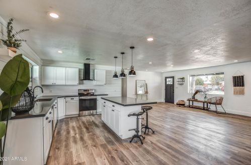 3212 Captain Dreyfus Ave, Phoenix AZ  85032-6146 exterior