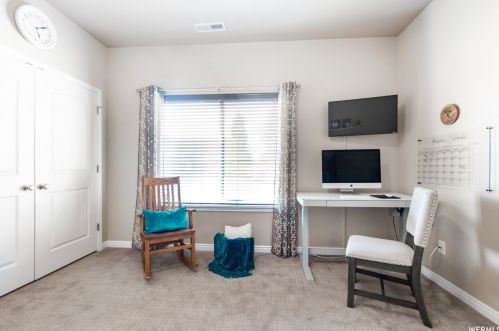 733 Clb Oaks Dr, Sandy UT 84070 exterior