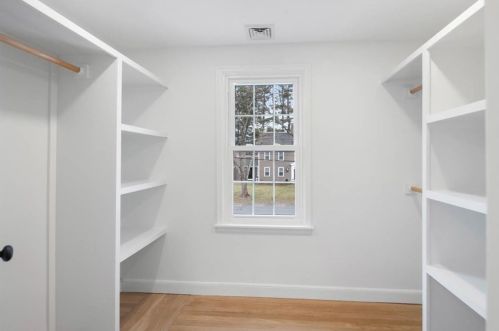 7 Queen Anne Ln, Hingham MA  02043-3904 exterior