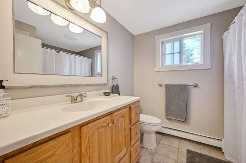 2 Trevor Ln, Worcester MA  01605-1081 exterior